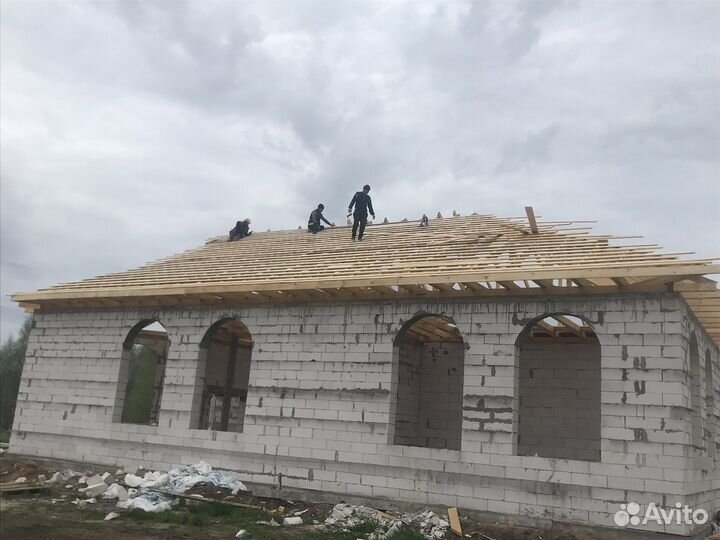 Бригада строителей