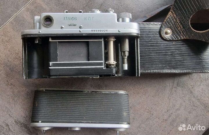 Винтажный плёночный фотоаппарат