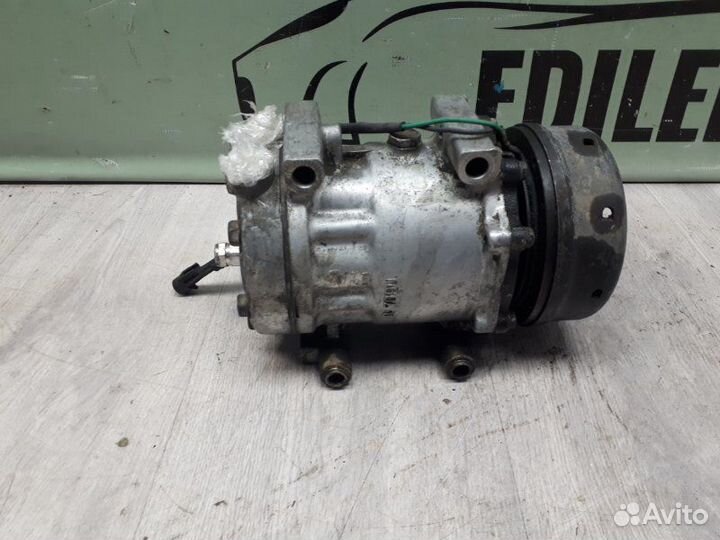 Компрессор кондиционера Dodge Caravan 2.5 дизель