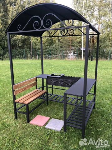 Мангал с крышей