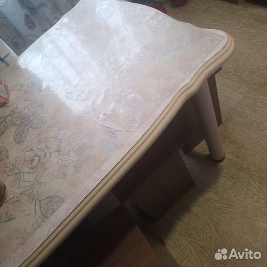 Кухонный стол