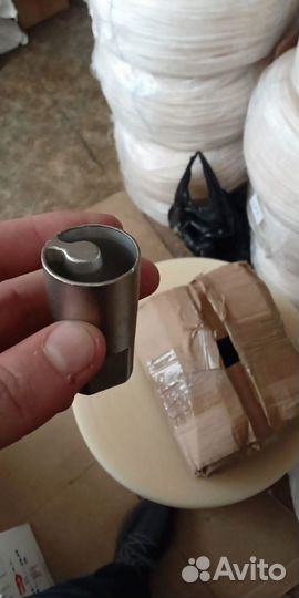 Наконечник под прорезь для натяжки шторы на прицеп