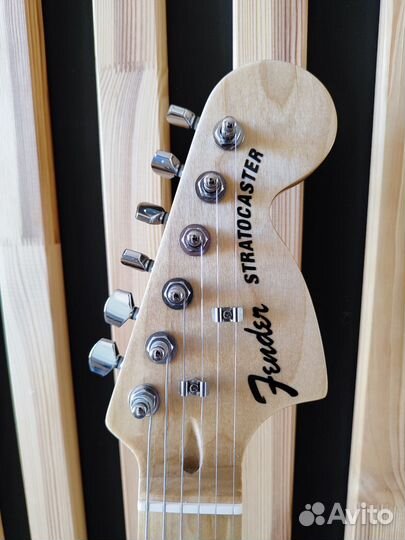 Электрогитара fender stratocaster (реплика)
