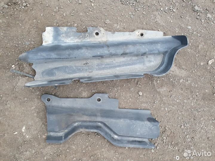 Экранная защита кронштейна подножки Scania 1529886