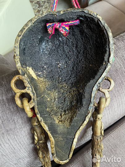 Маска с натуральными камнями