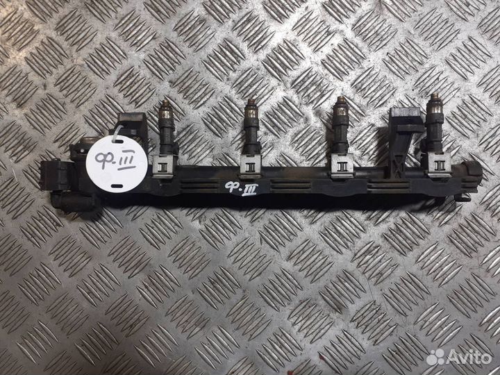 Рейка (форсунка) топливная Ford Focus 3