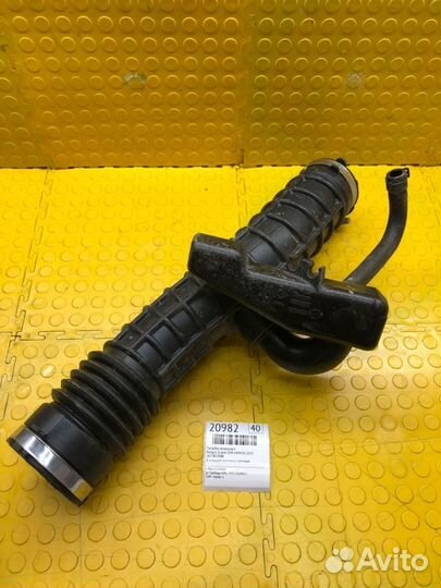 Патрубок воздушного фильтра Renault Duster HSM