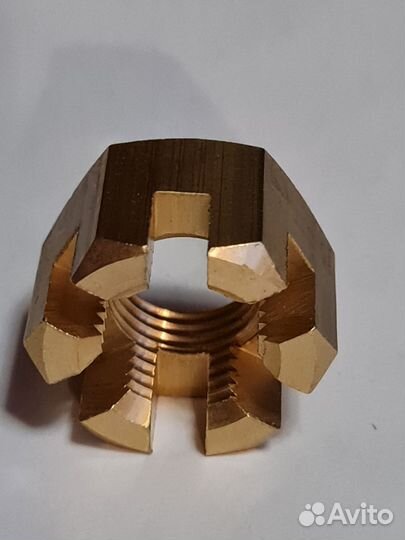 Гайка крепления Yamaha 20-30, F20-25 90171-14013