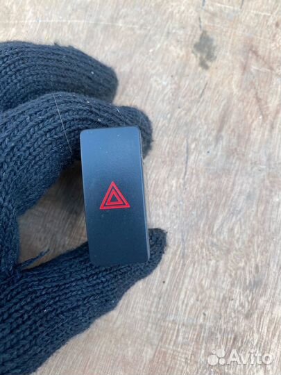 Кнопка аварийной сигнализации Mazda CX5 KE