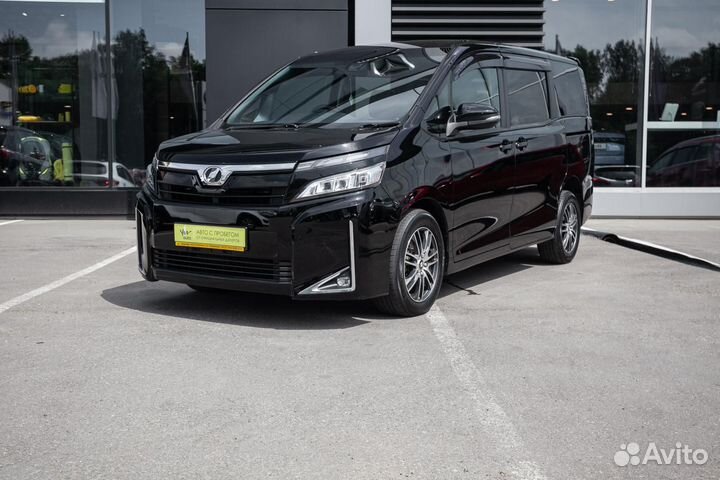 Toyota Voxy 2.0 CVT, 2017, 243 500 км
