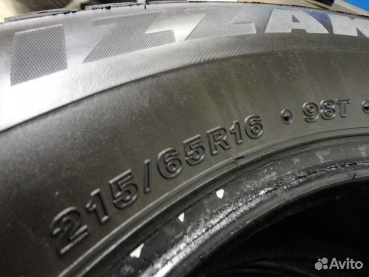 Bridgestone Blizzak Spike-02 215/65 R16