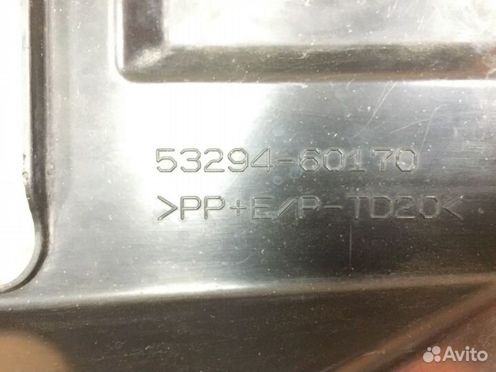 Дефлектор радиатора левый Toyota Land Cruiser 200