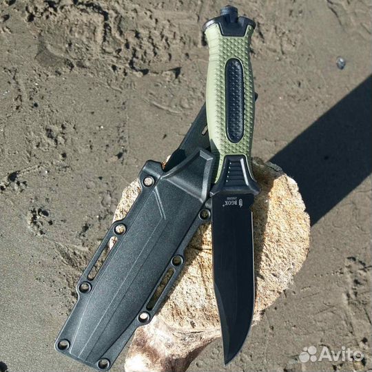 Нож туристический новый