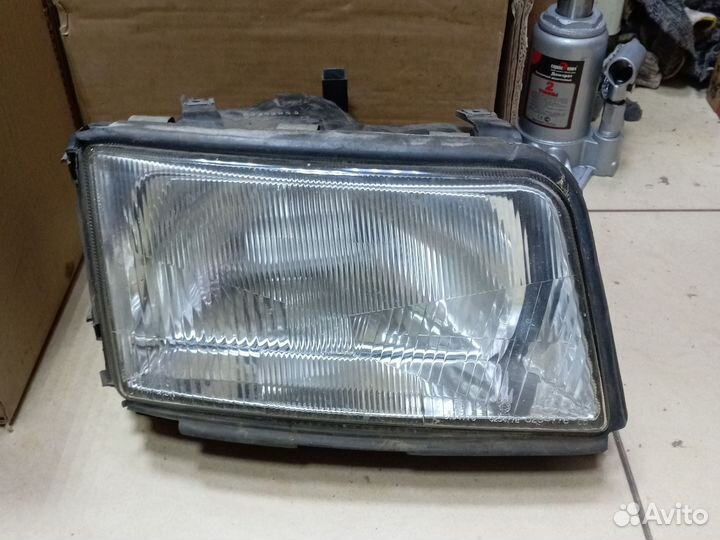 Фара передняя правая audi 100