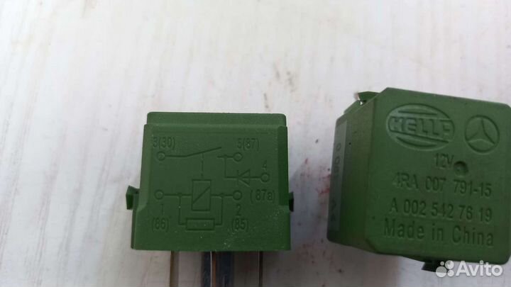 Реле пневмокомпрессора Mercedes W251 R350