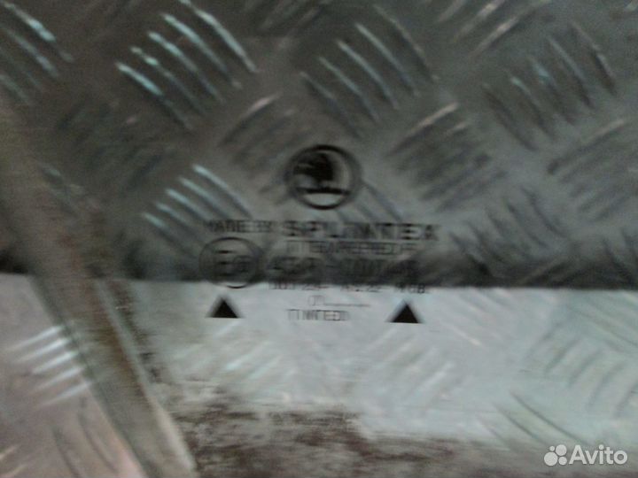 Стекло переднее правое для Шкода Фабия 1