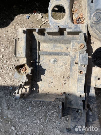 Поддон акб под аккумулятор Laguna 2 Лагуна