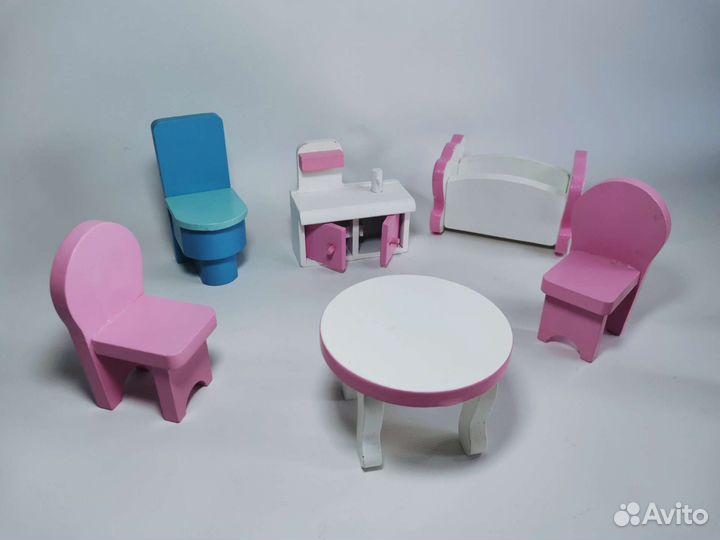 Деревянная мебель для кукол