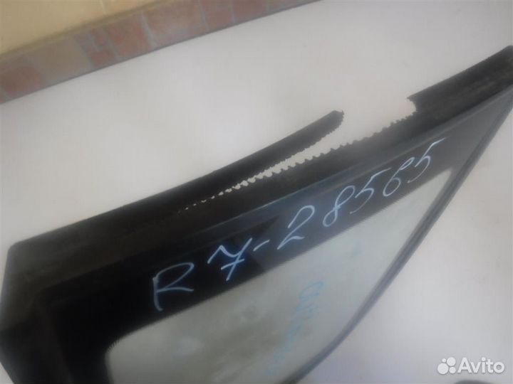 Стекло кузовное глухое левое Mitsubishi Outlander