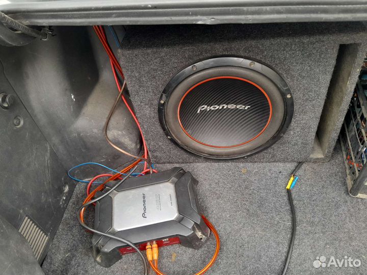 Сабвуфер Pioneer с усилителем