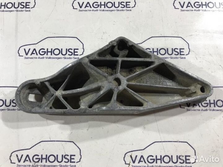 Кронштейн двигателя Audi S8 D2 4D 4.2 2000