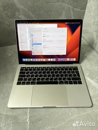 Apple MacBook Pro 13 2017 8/128 новая акб