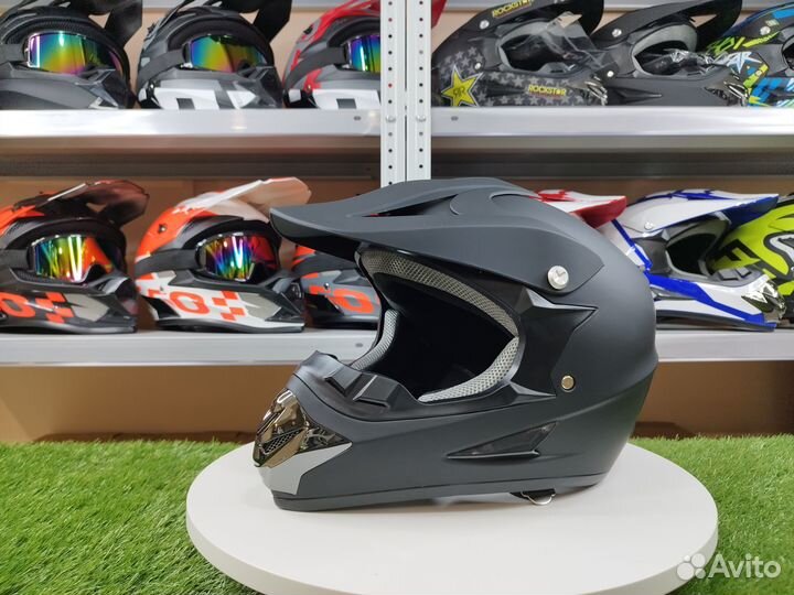 Кроссовый мотоциклетный шлем. Черный матовый