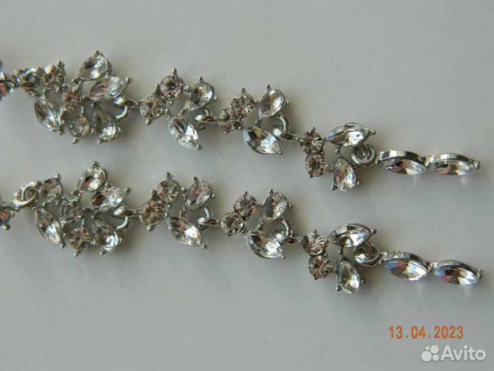 Серьги и броши