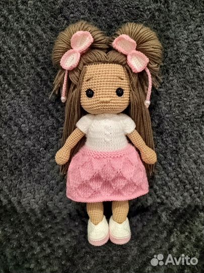 Вязаная кукла ручной работы
