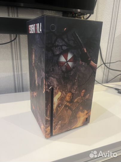 Xbox series X + две игры