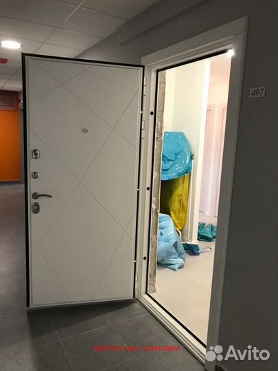 Толстая входная дверь с отличной шумоизоляцией