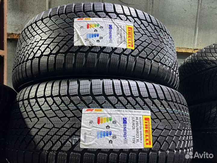 Pirelli Scorpion Winter 2 285/40 R23 116V