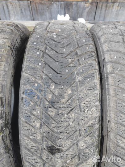 Yokohama Ice Guard IG65 215/65 R16