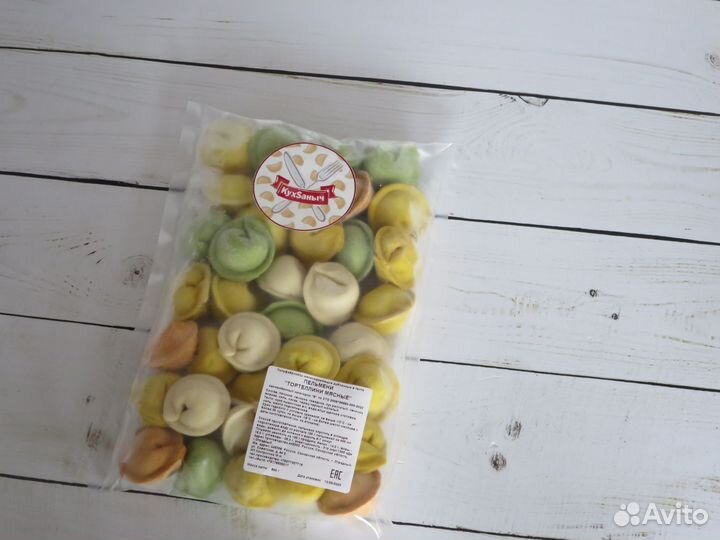 Ручная лепка Тортеллини мясной домой