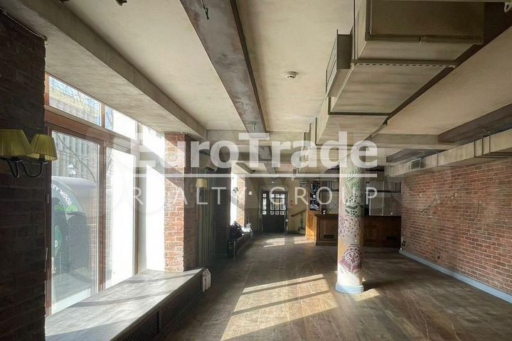 Сдам торговое помещение, 463 м²