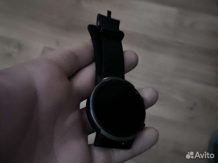 Умные часы TicWatch E3