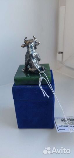 Сувенир бык, золото 999,9пр, серебро 925 пр, нефри