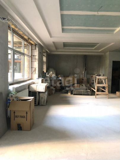 2-к. квартира, 82 м², 1/4 эт.