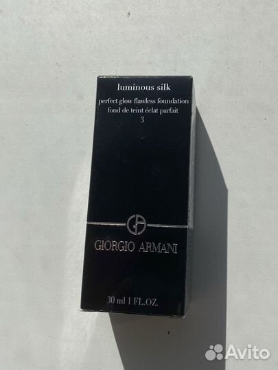 Тональный крем giorgio armani luminous silk 3