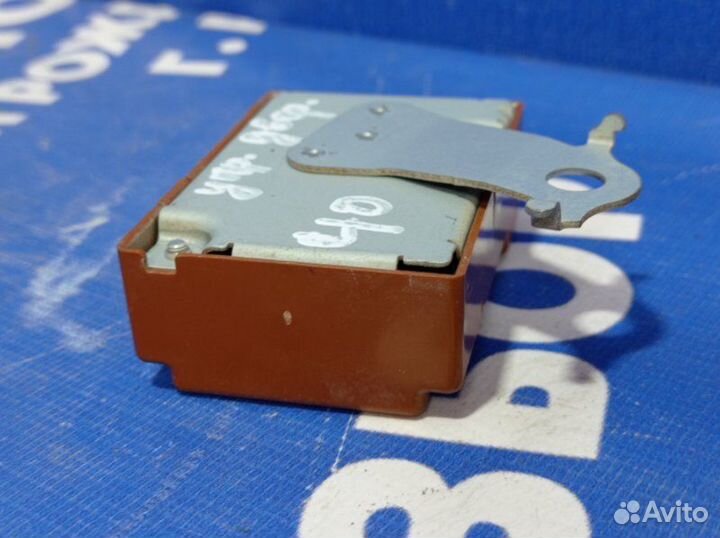 Блок управления двери Toyota Camry 40 седан 2AZ-FE