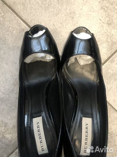 Туфли лодочки лаковые Burberry 39 1/2