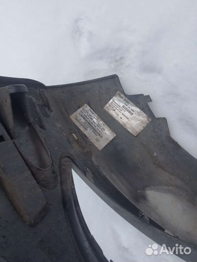Продам передний бампер