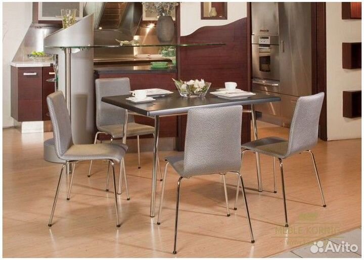 Стол обеденный