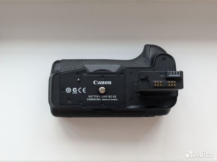 Батарейный блок Canon Battery Grip BG-E8