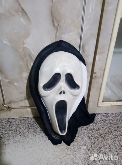 Маска на хэллоуин