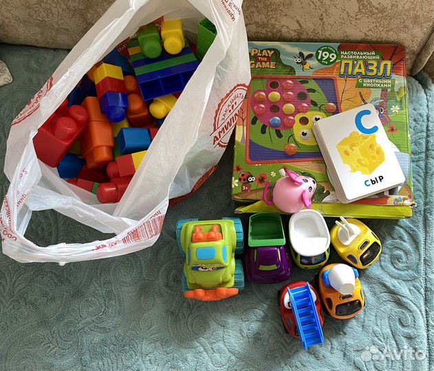 Игрушки пакетом машинки конструктор
