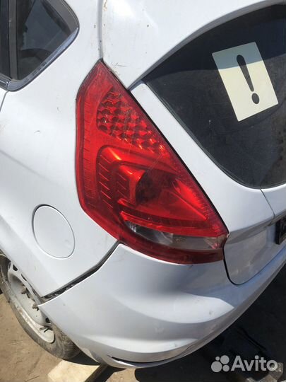 Задние фонари Ford Fiesta 6