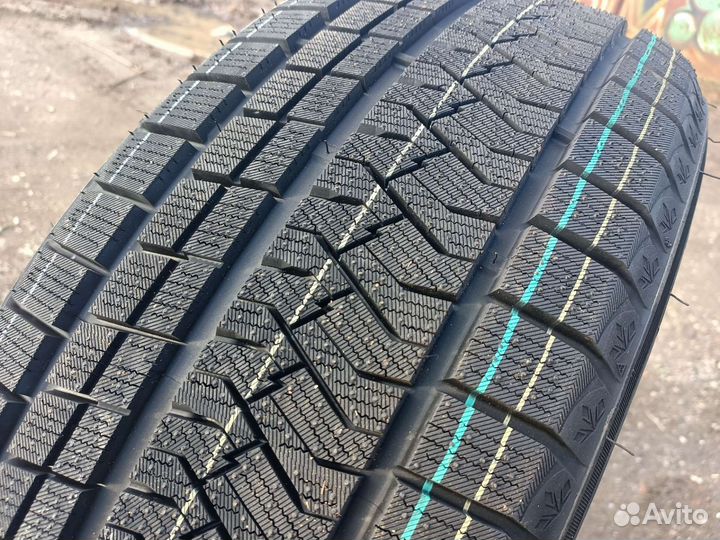 Triangle PL02 235/55 R18 104V