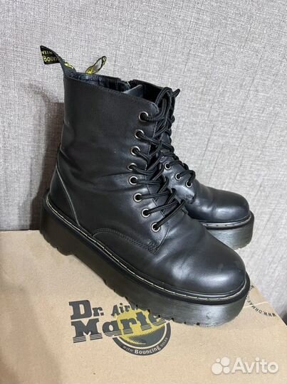 Продам ботинки женские Dr. Martens