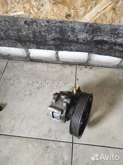 Насос гур Renault Duster 1.6 k4m